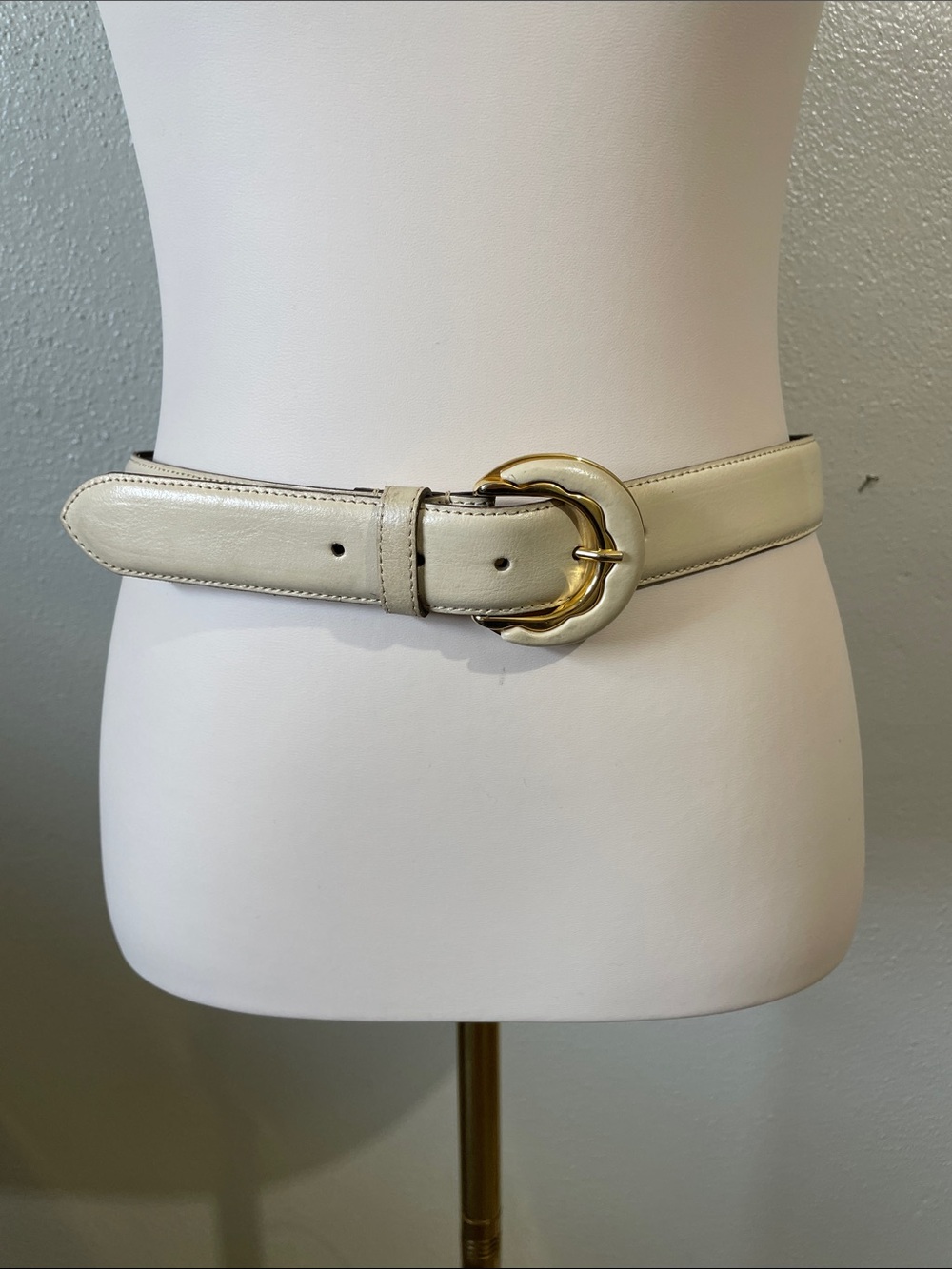 Jacqueline Ferrar Ivory Leather Belt Old Money Leather Covered Gold Tone Buckle